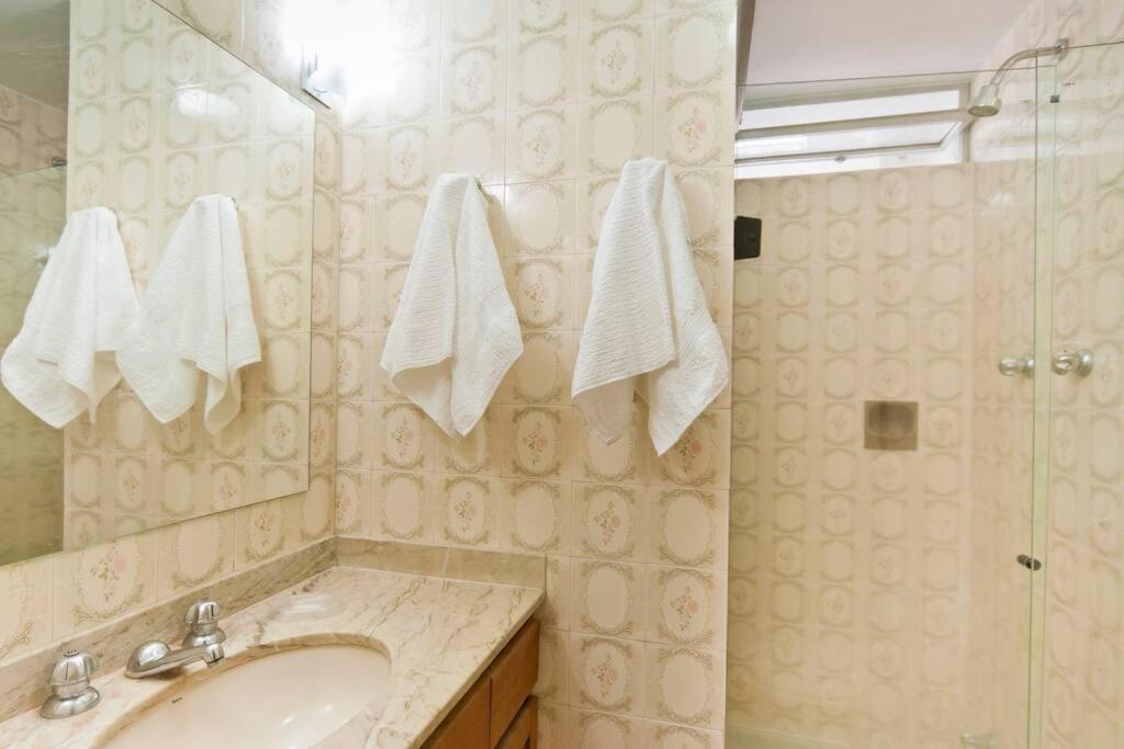 Apartamento Excelente Leblon 3 Quartos, 2 Quadras Da *